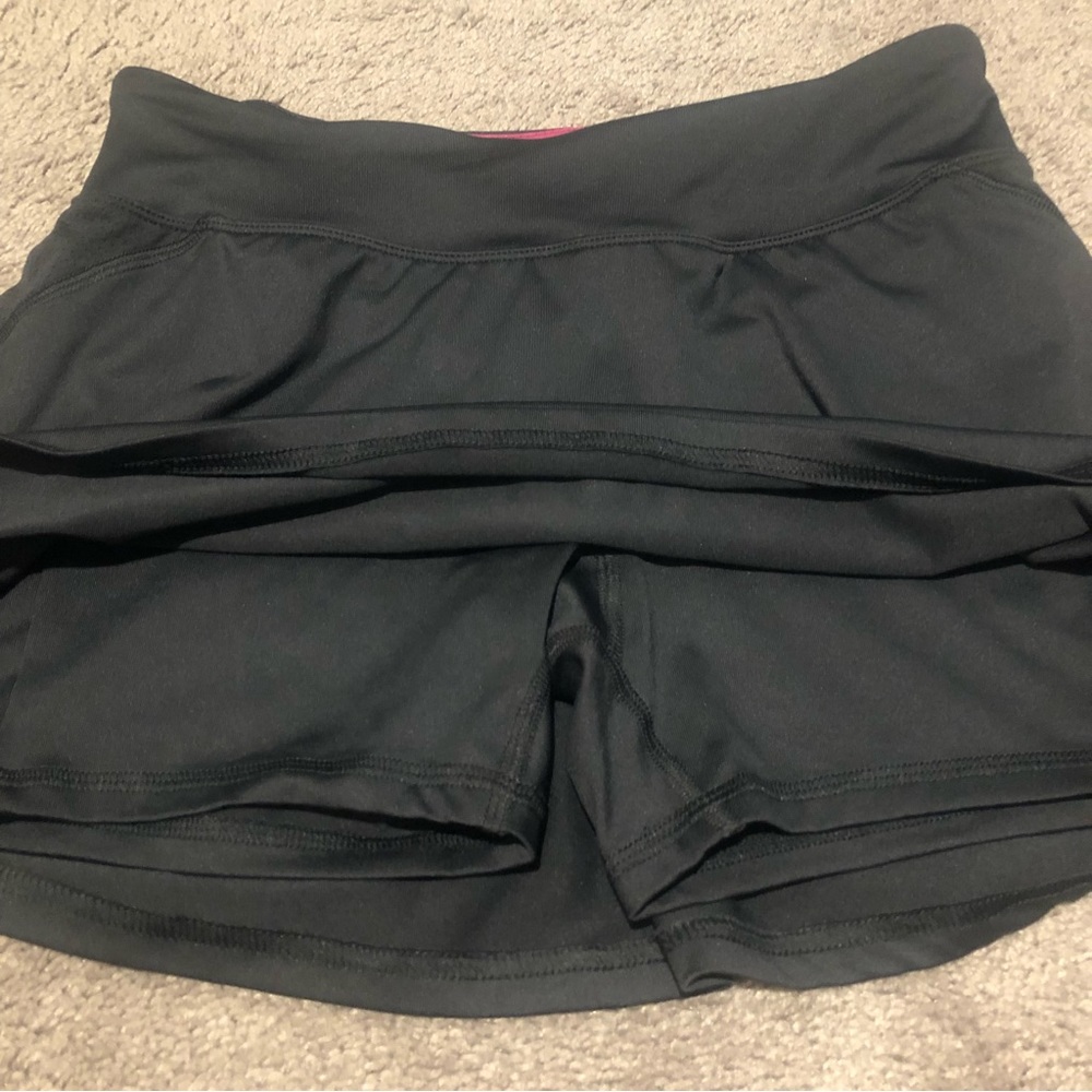 Tennis Skort. Dark Gray with Pink Piping. - Picture 6 of 6